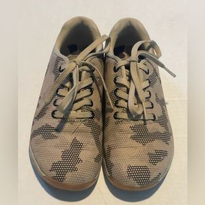 Nobull shoes women’s size‎ 7.5 tan black pre-owned condition